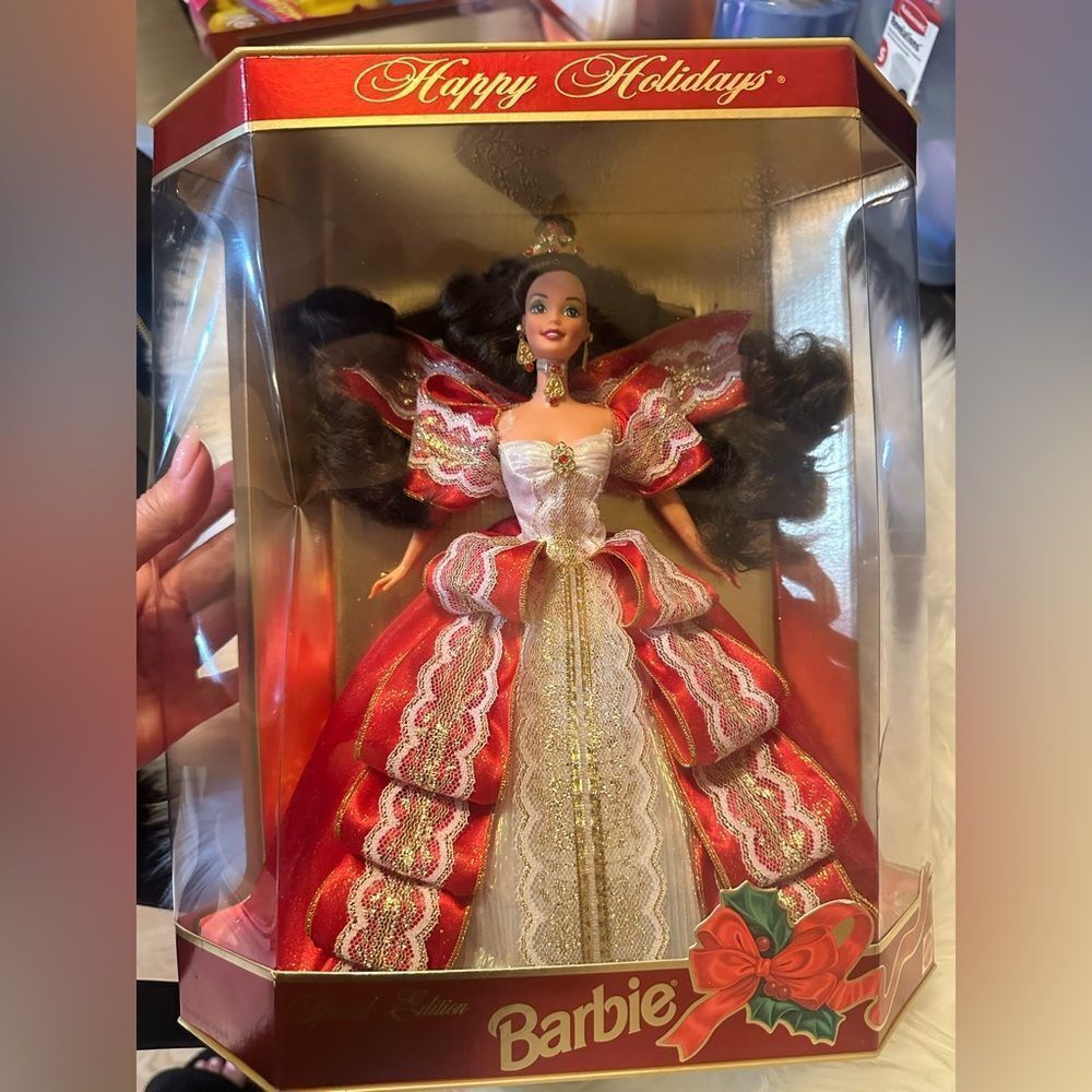 Barbie Happy Holidays Special Edition Hallmark (1997) NRFB Blue Eyes